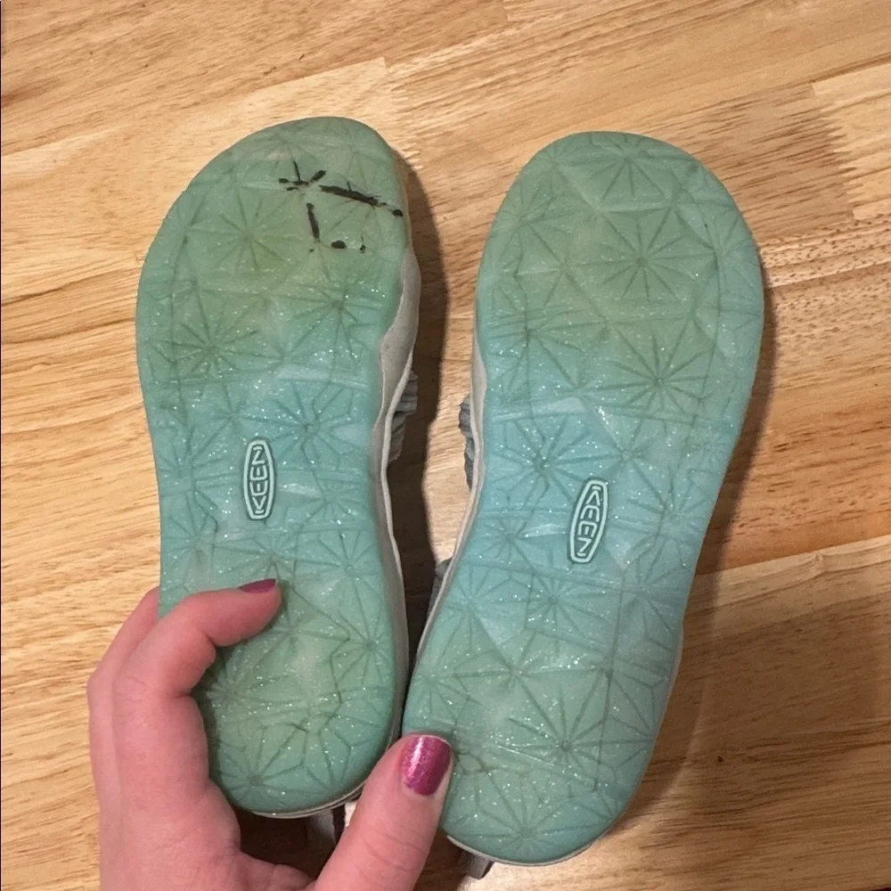 Keen Moxie Girl Water Sandals Youth Hiking Ocean Wave Vapor Teal Girls Size 2